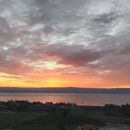 דירת נופש נוף לכנרת Lägenhet Migdal Exteriör bild